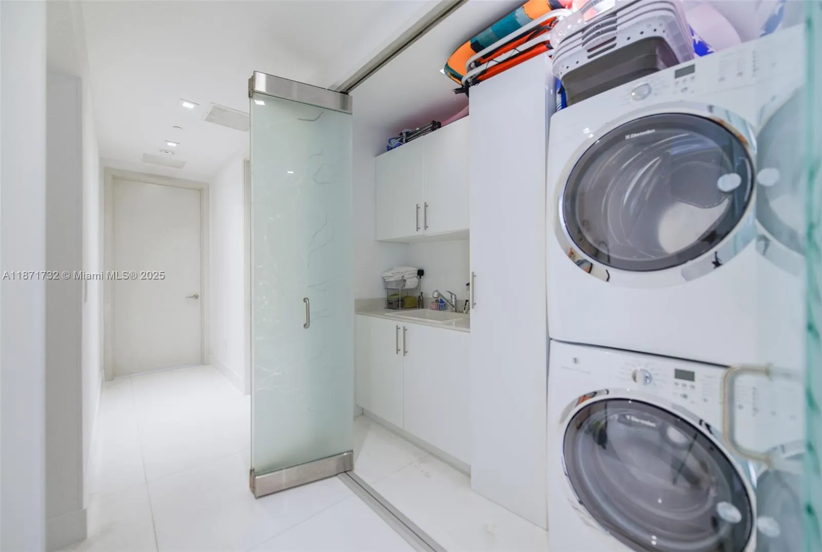 16901 Collins Ave, #4005