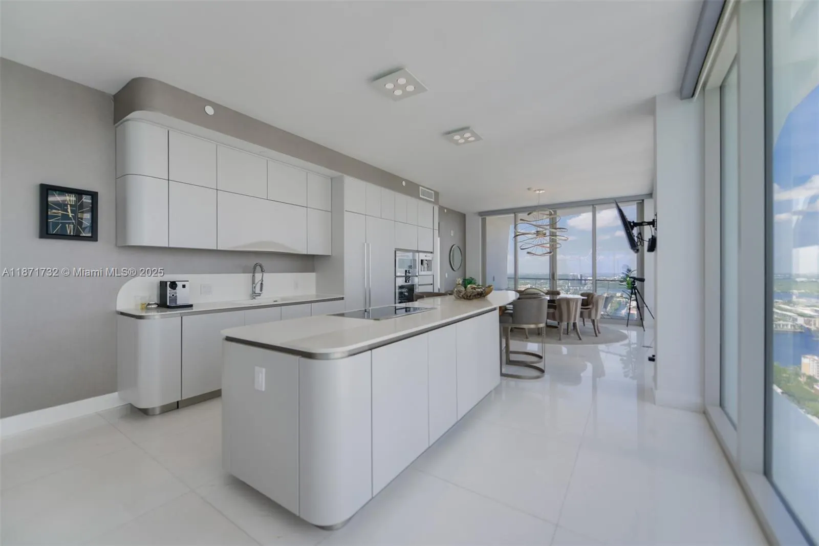 16901 Collins Ave, #4005