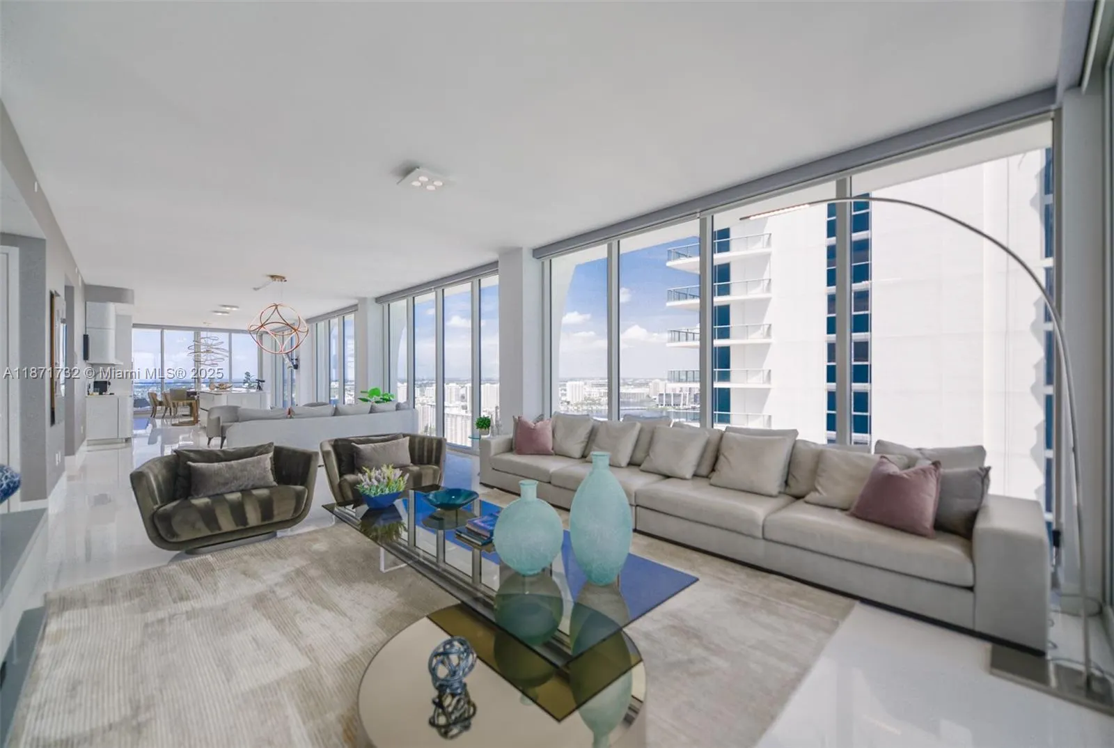 16901 Collins Ave, #4005