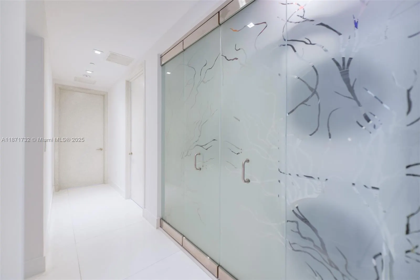16901 Collins Ave, #4005