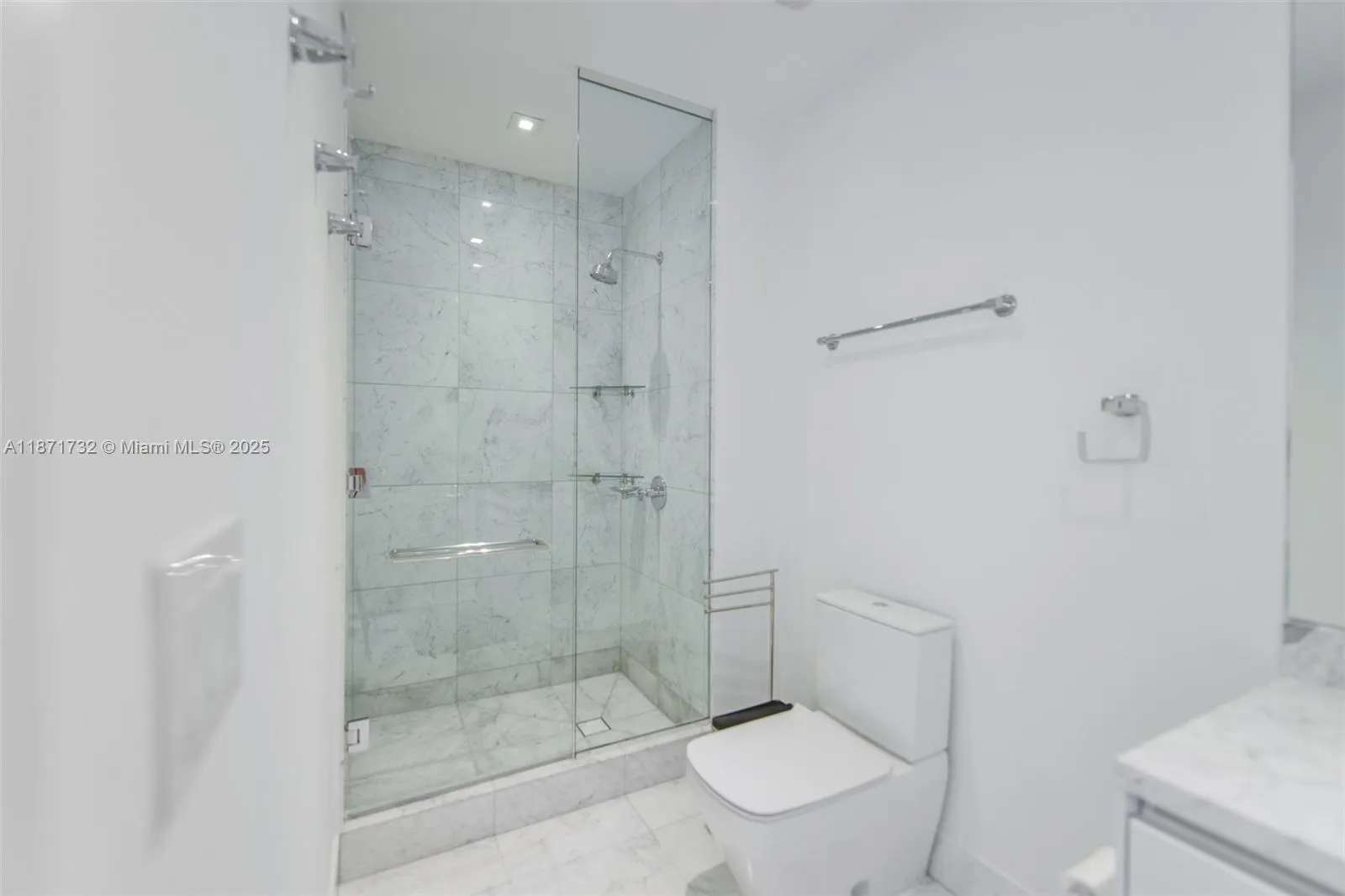 16901 Collins Ave, #4005