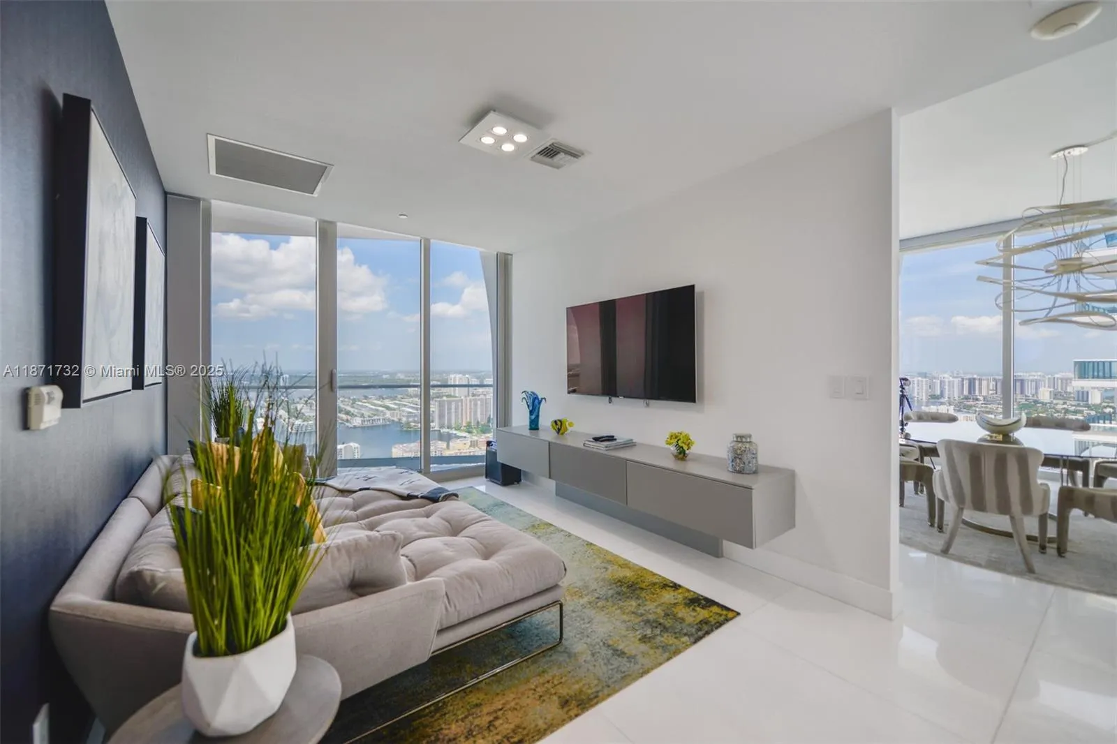 16901 Collins Ave, #4005