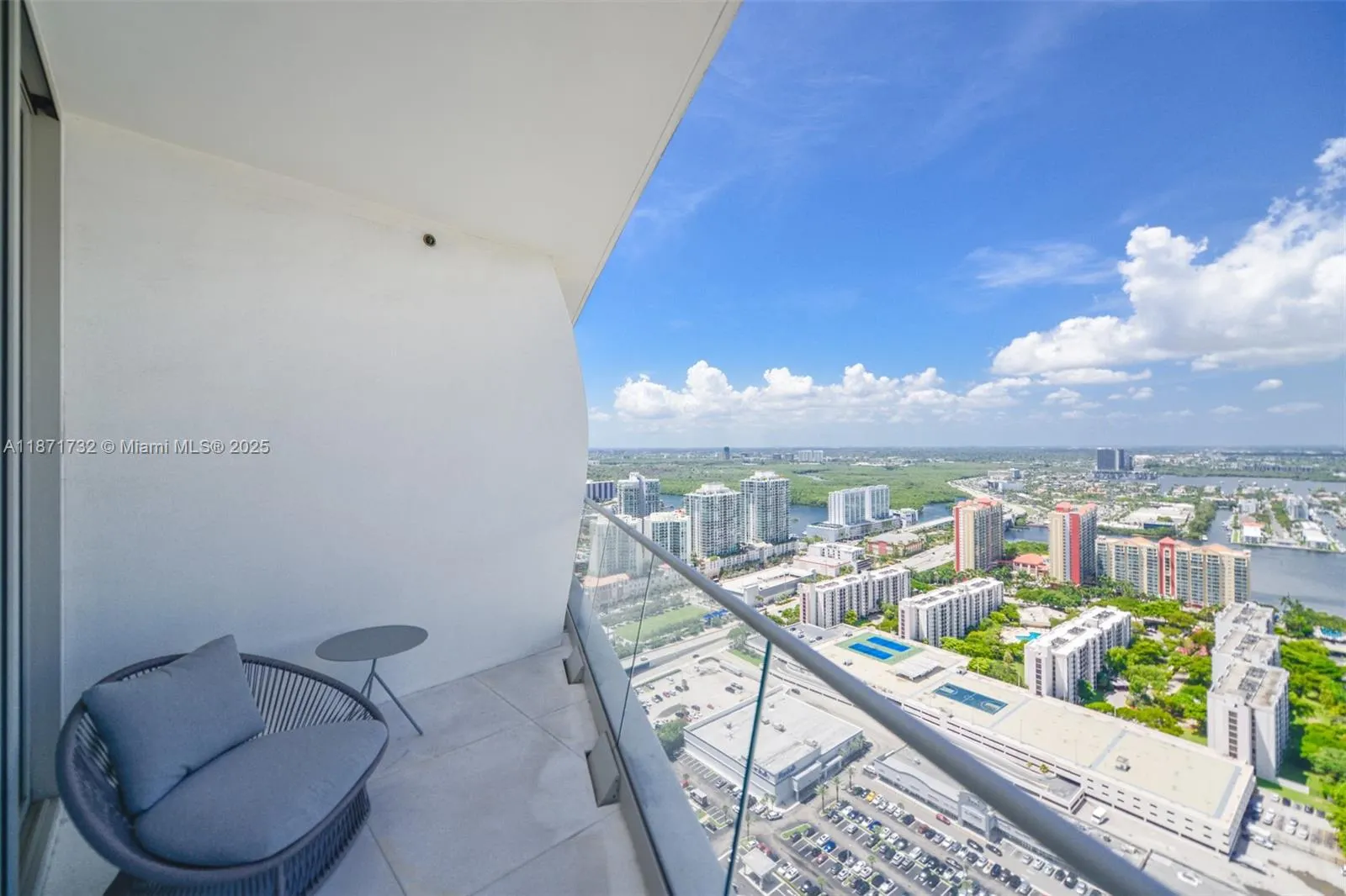 16901 Collins Ave, #4005