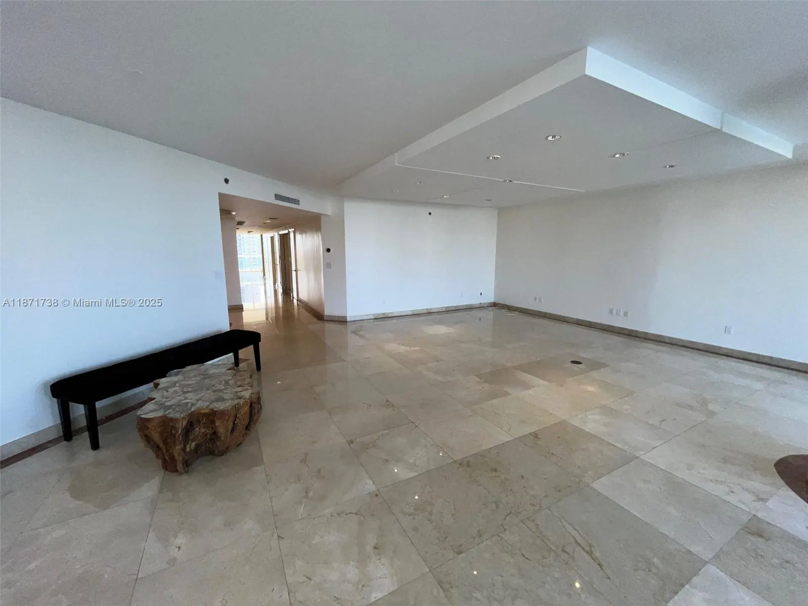 2600 Island Blvd, #1503