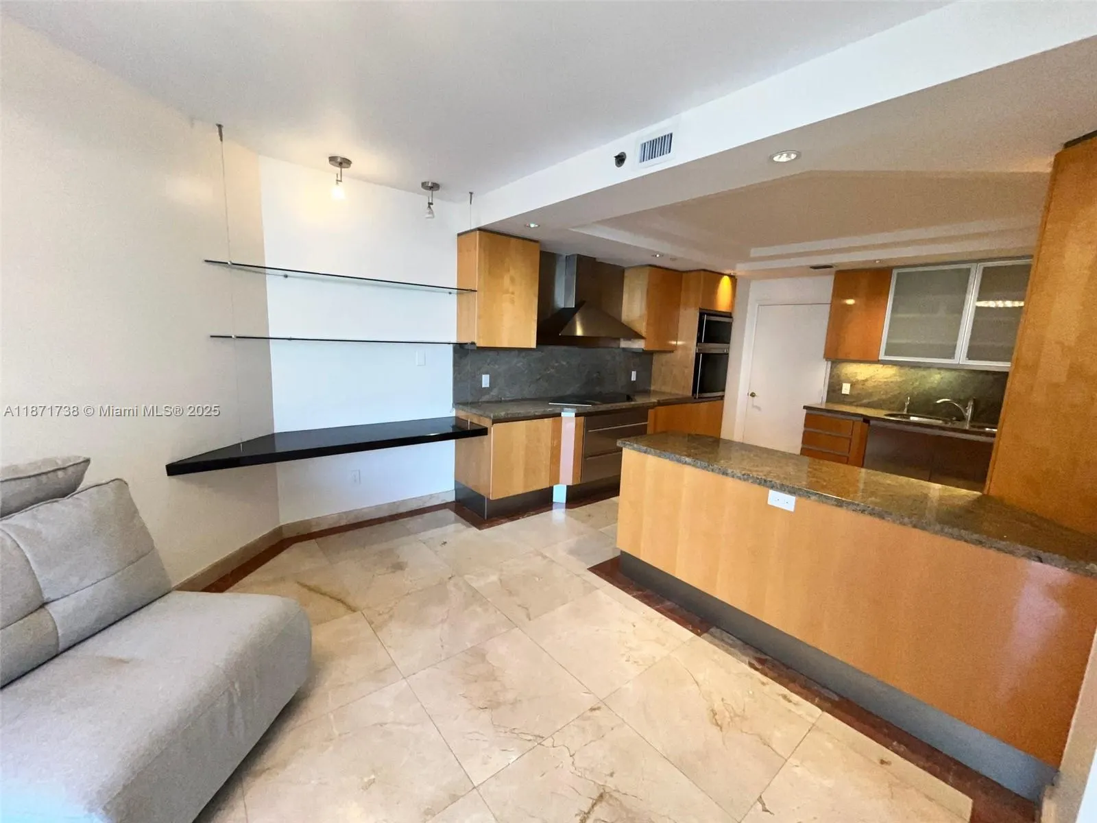 2600 Island Blvd, #1503