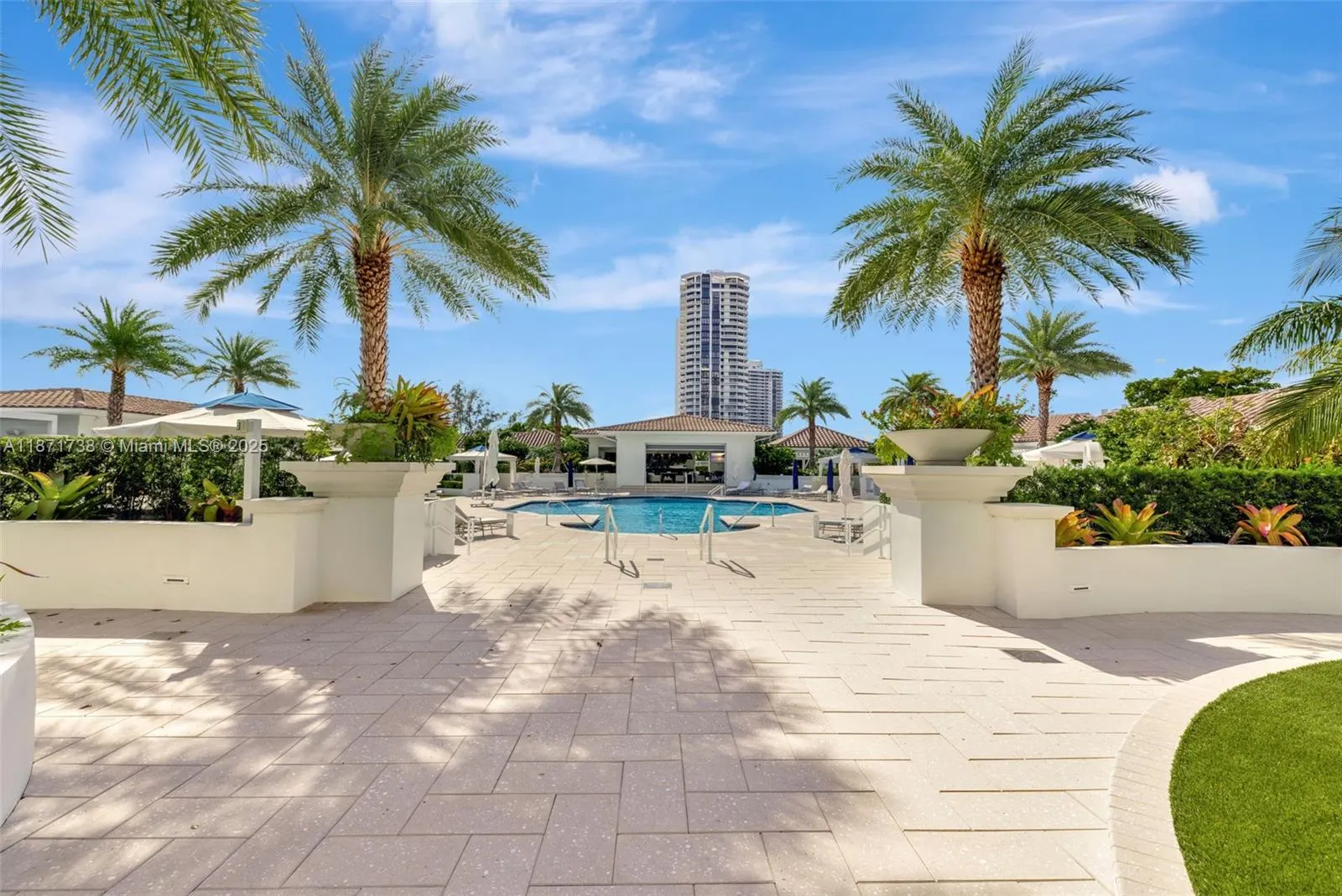 2600 Island Blvd, #1503