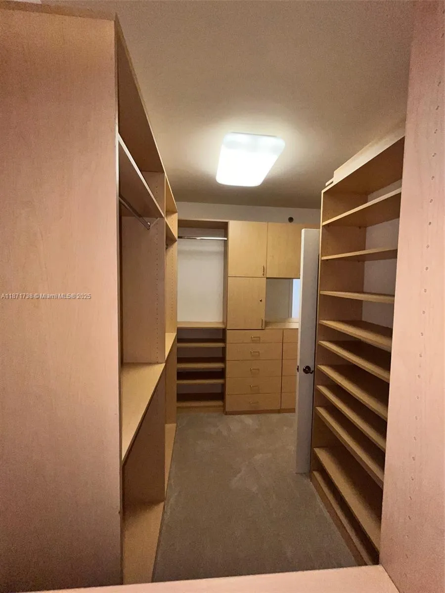 2600 Island Blvd, #1503
