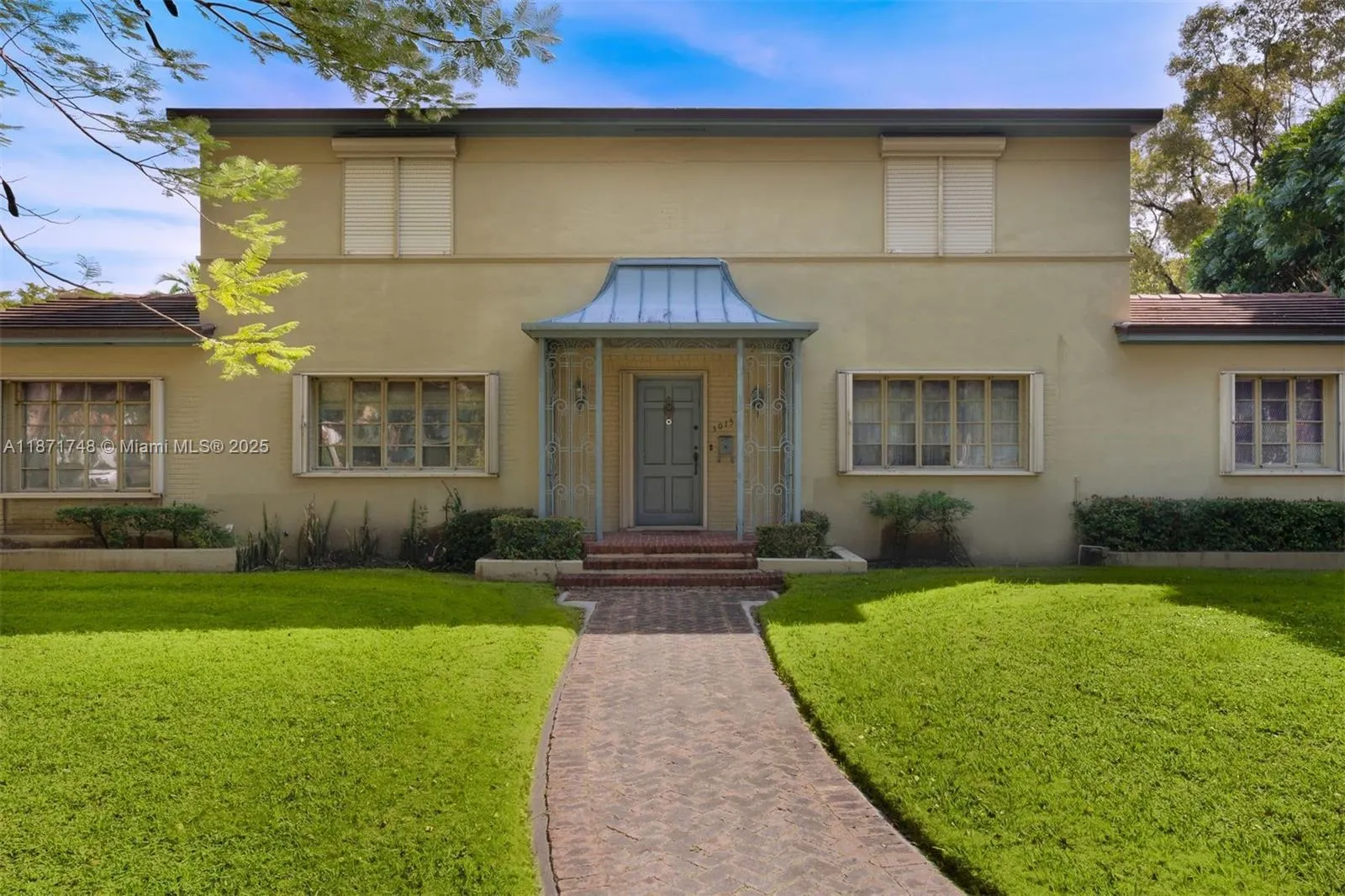 3015 Granada Blvd