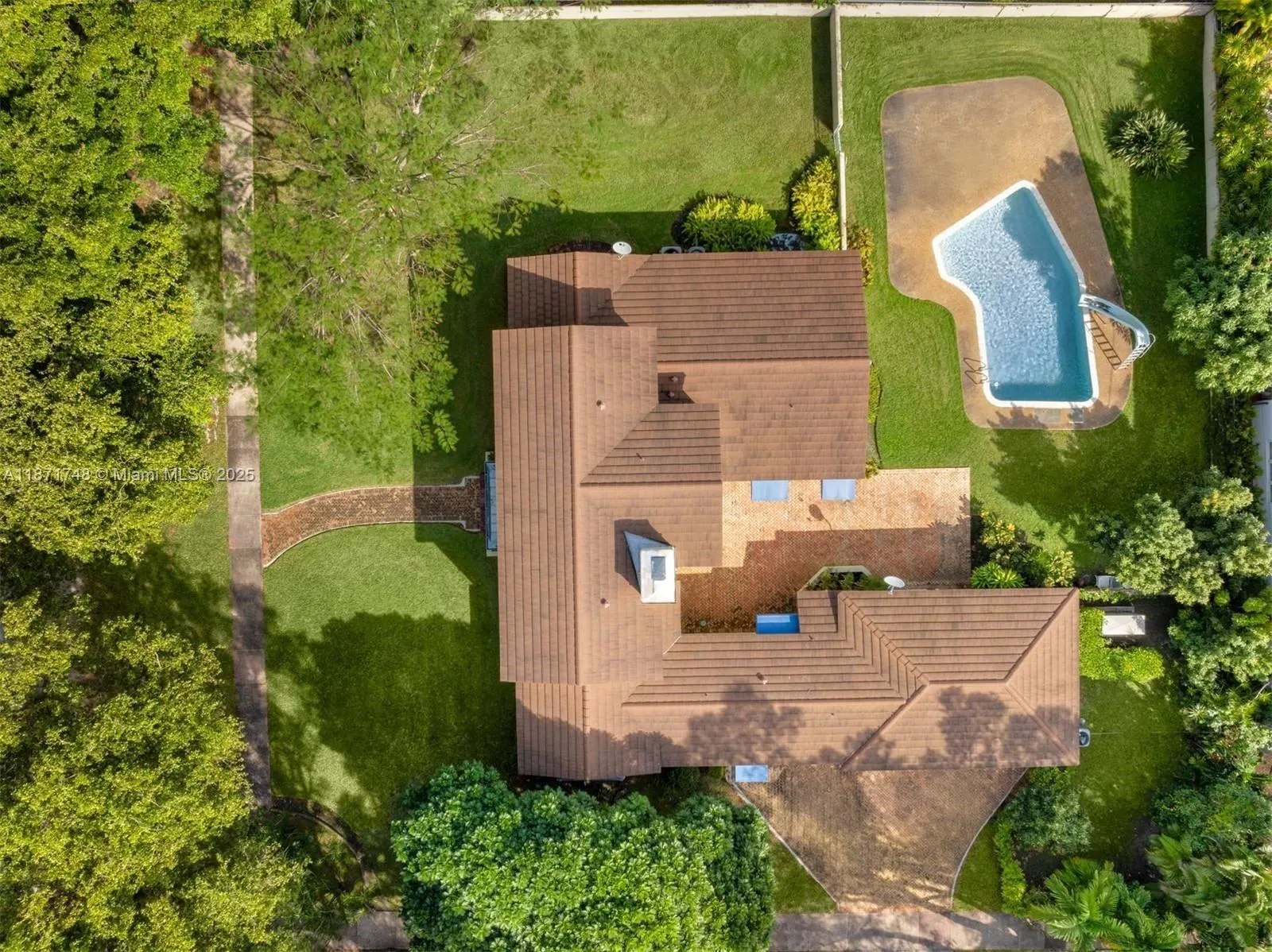 3015 Granada Blvd