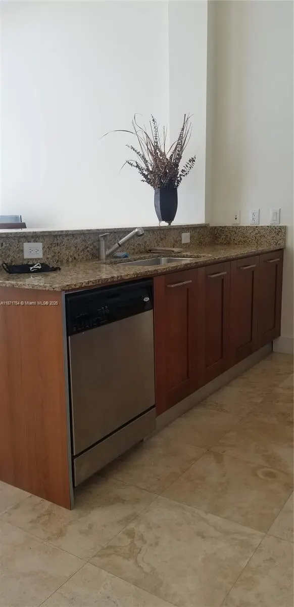 9066 NW 73 ct, #703