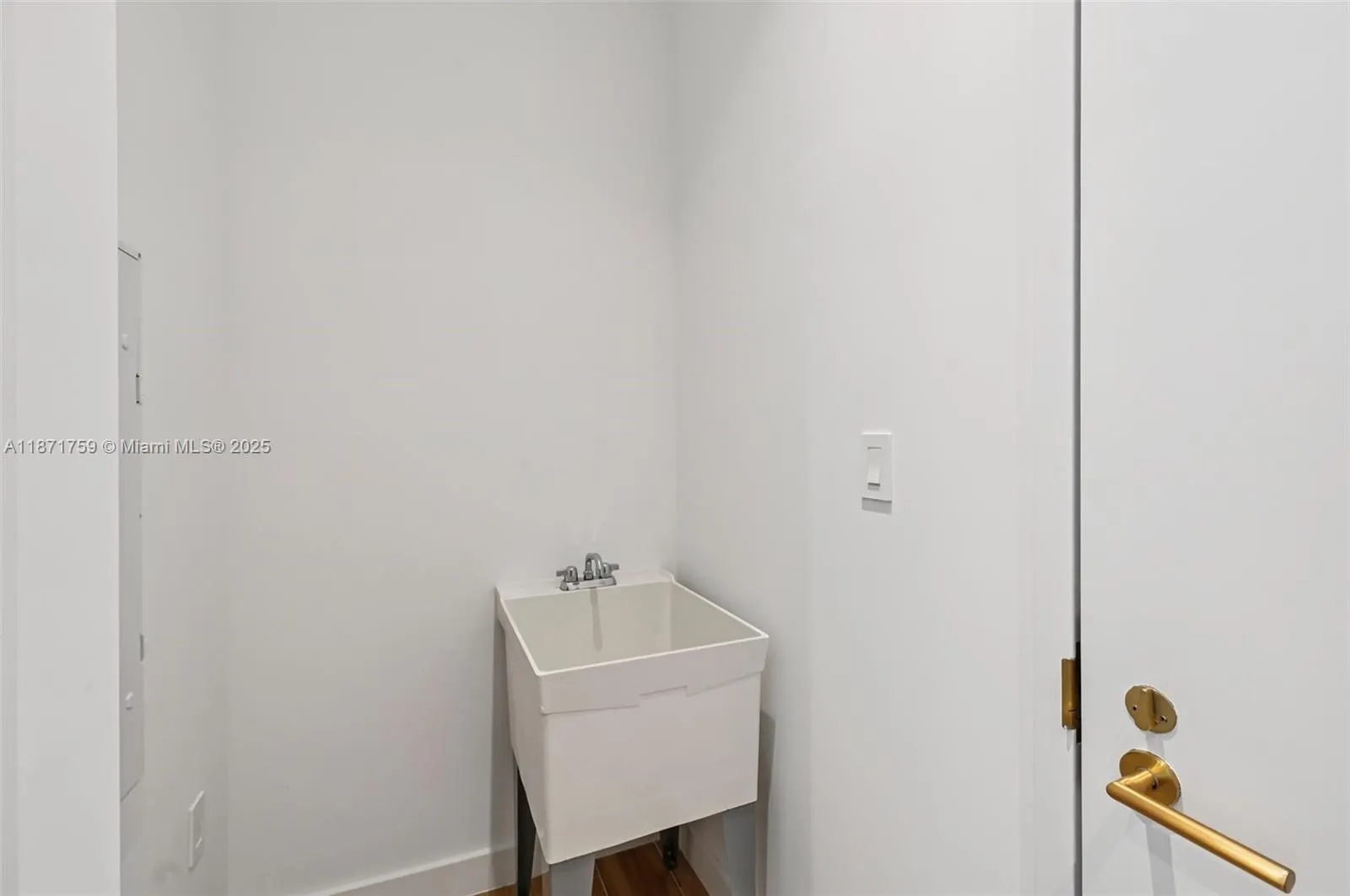 2655 S Bayshore Dr, #1601