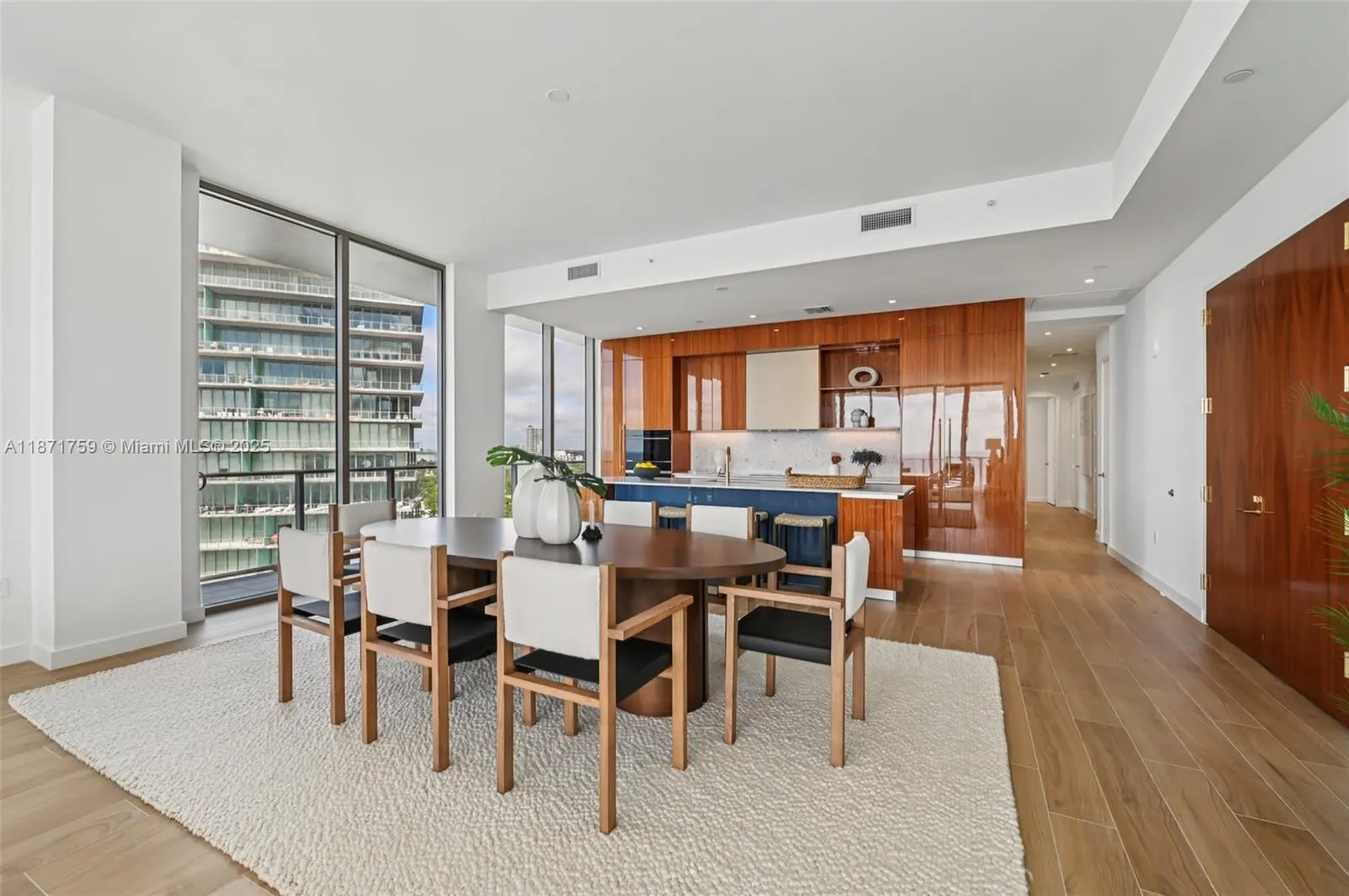 2655 S Bayshore Dr, #1601