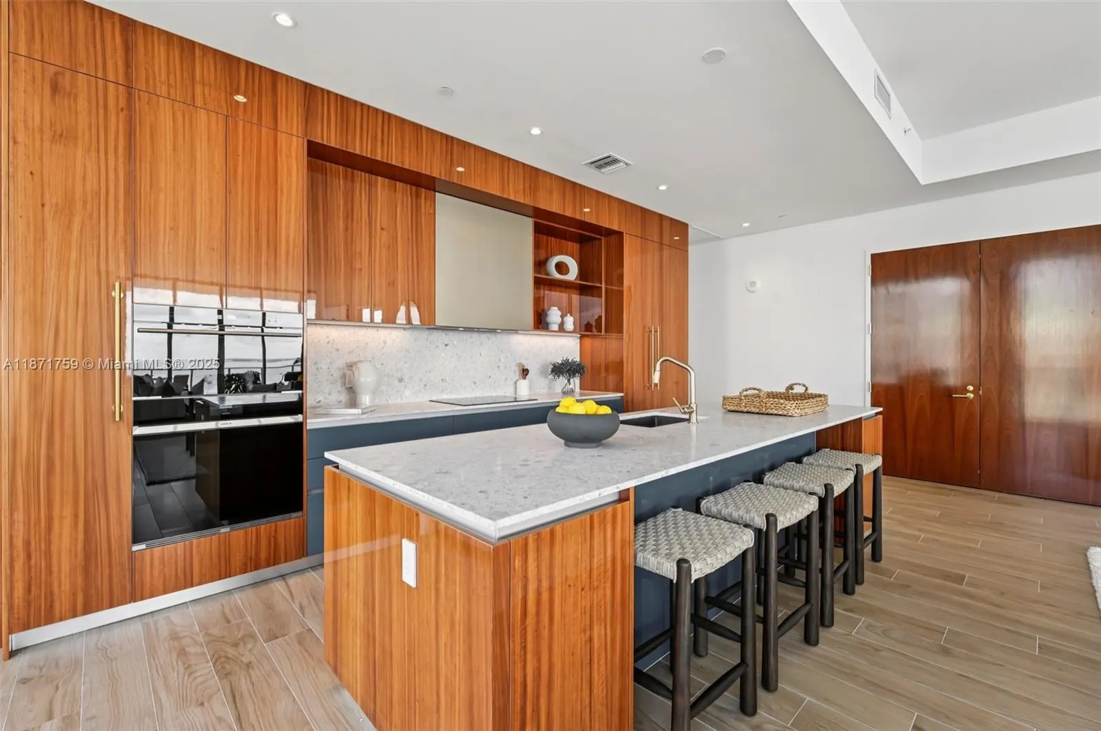 2655 S Bayshore Dr, #1601