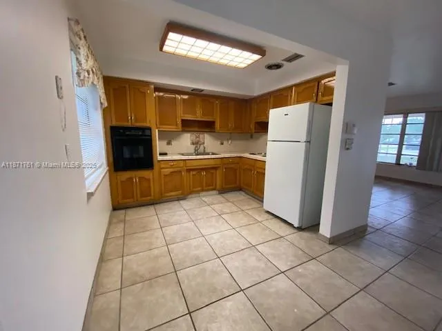 2301 N 56th Ter, #F