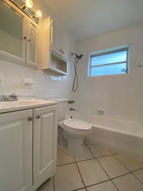 2301 N 56th Ter, #F