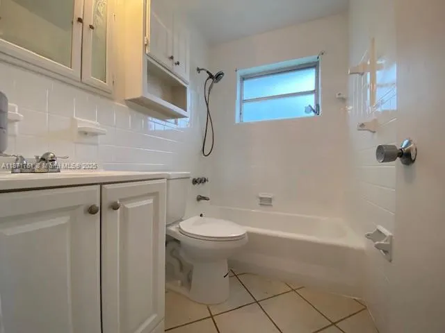 2301 N 56th Ter, #F