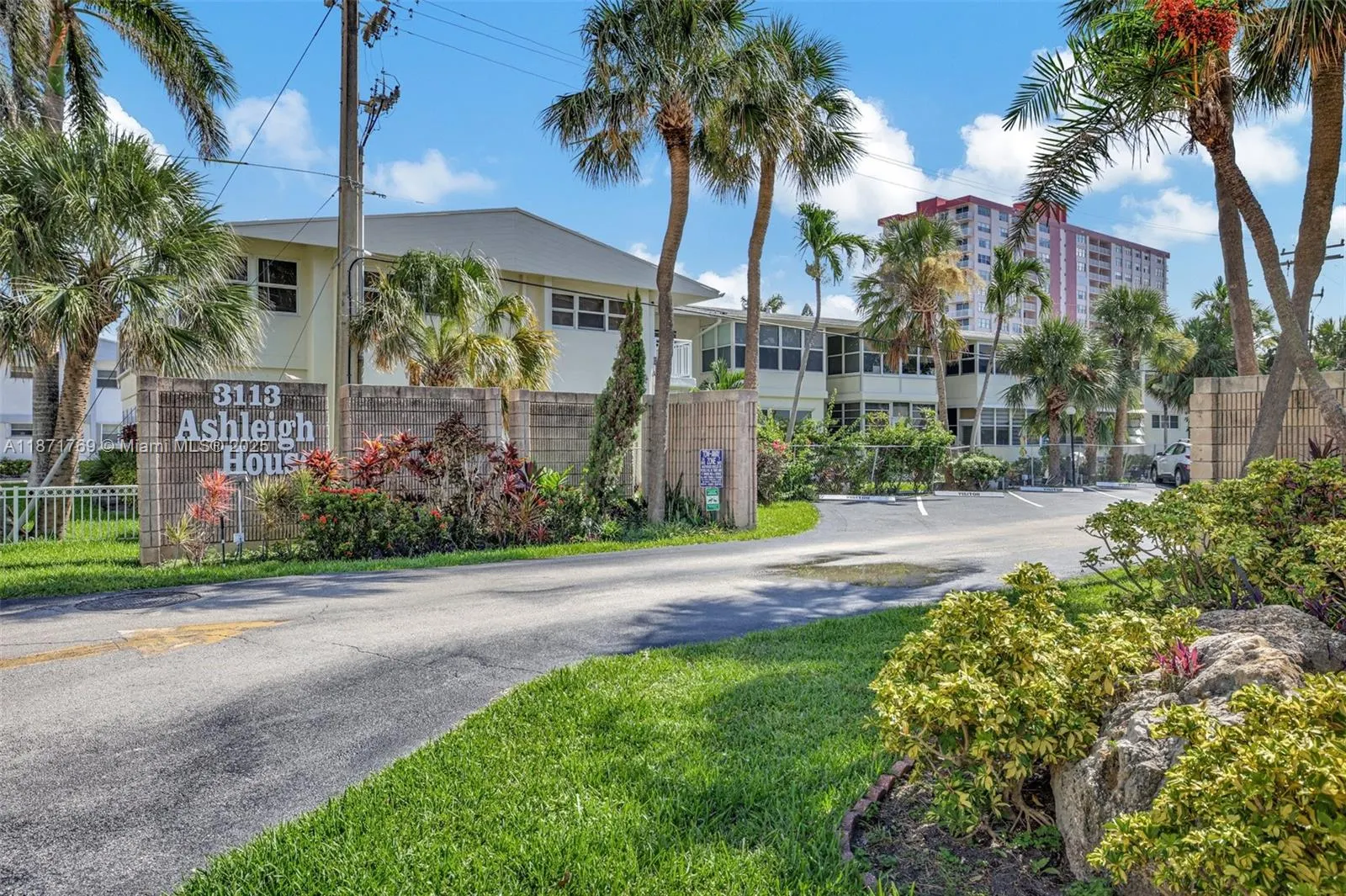 3113 S Ocean Dr, #404