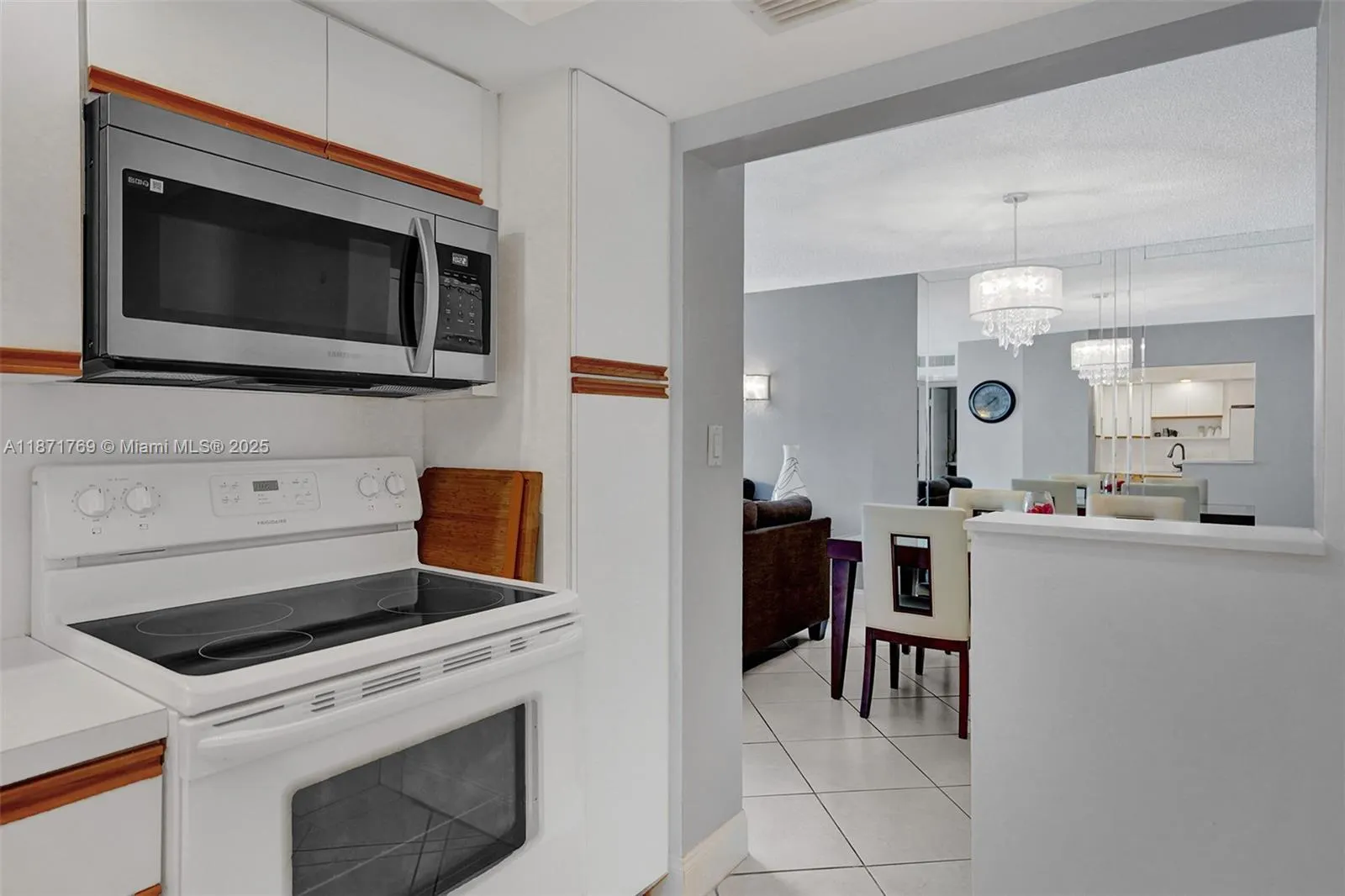 3113 S Ocean Dr, #404