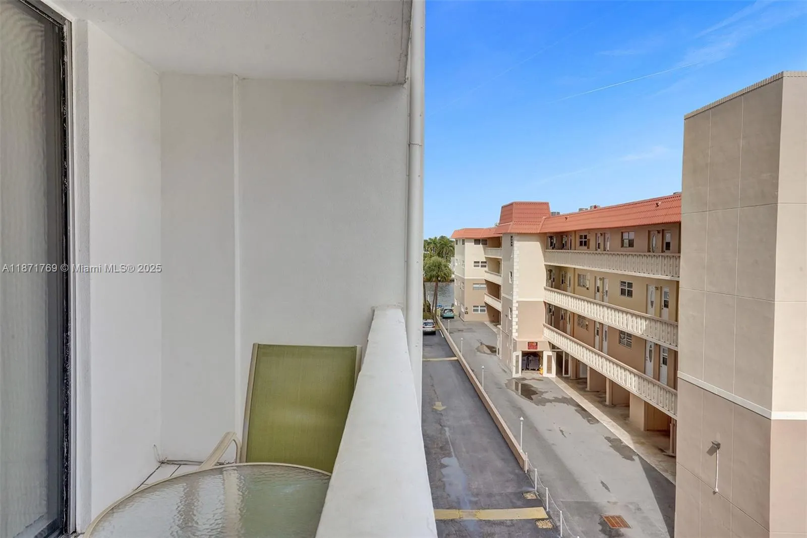 3113 S Ocean Dr, #404
