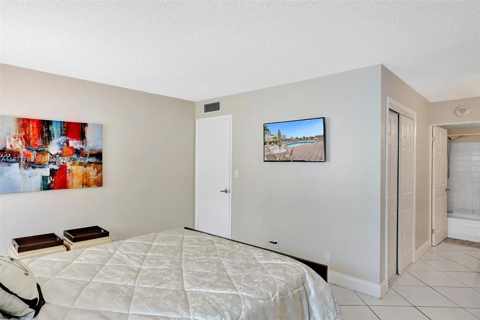 3113 S Ocean Dr, #404