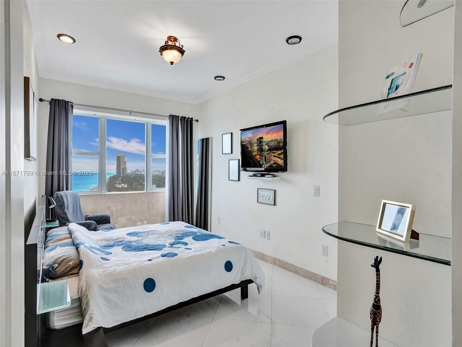 3113 S Ocean Dr, #404