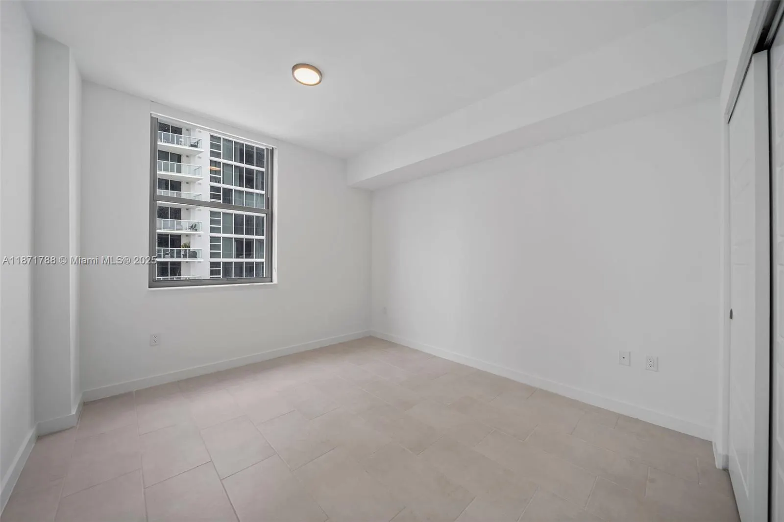 2150 N Bayshore Dr, #1009