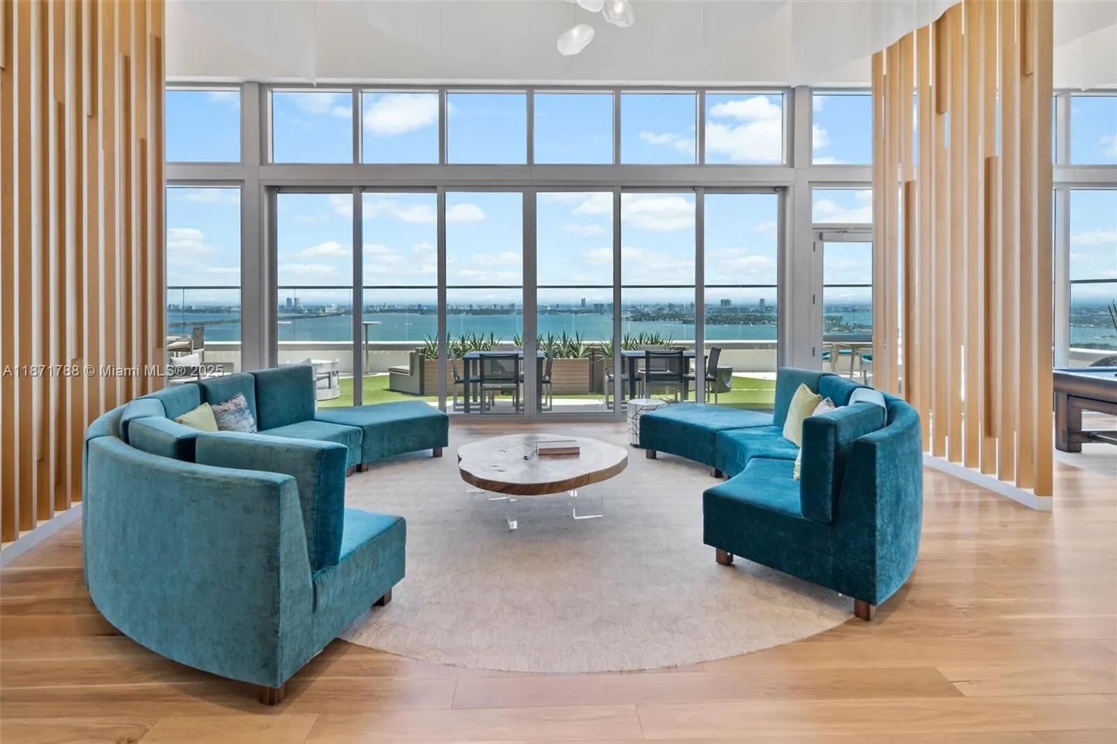 2150 N Bayshore Dr, #1009