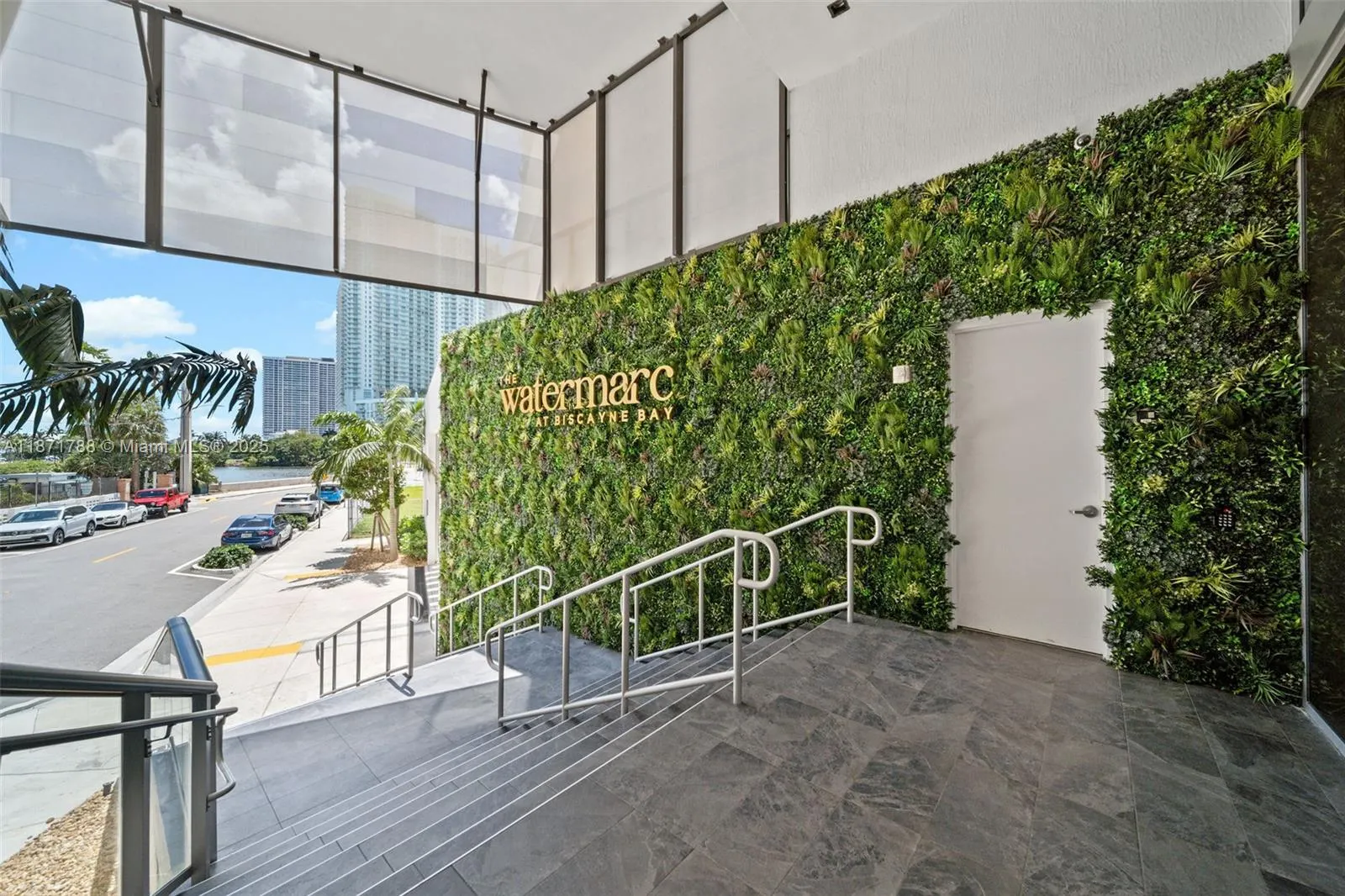 2150 N Bayshore Dr, #1009