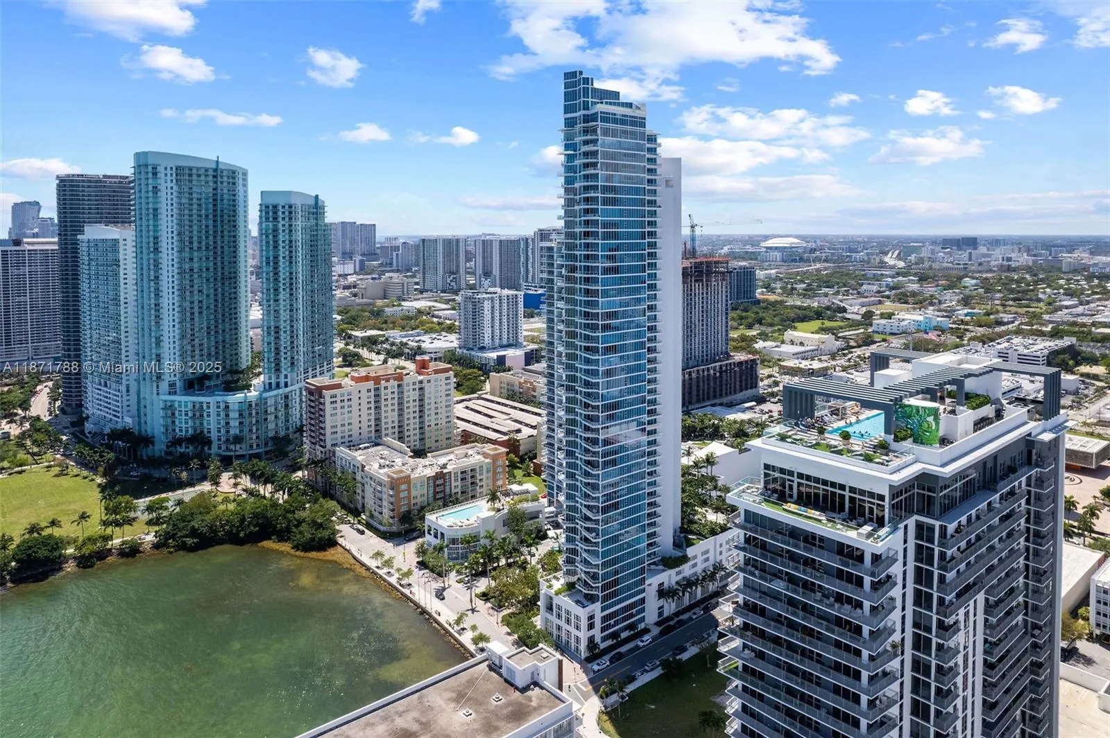 2150 N Bayshore Dr, #1009