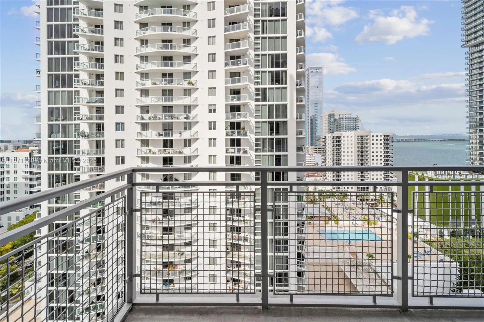2150 N Bayshore Dr, #1009