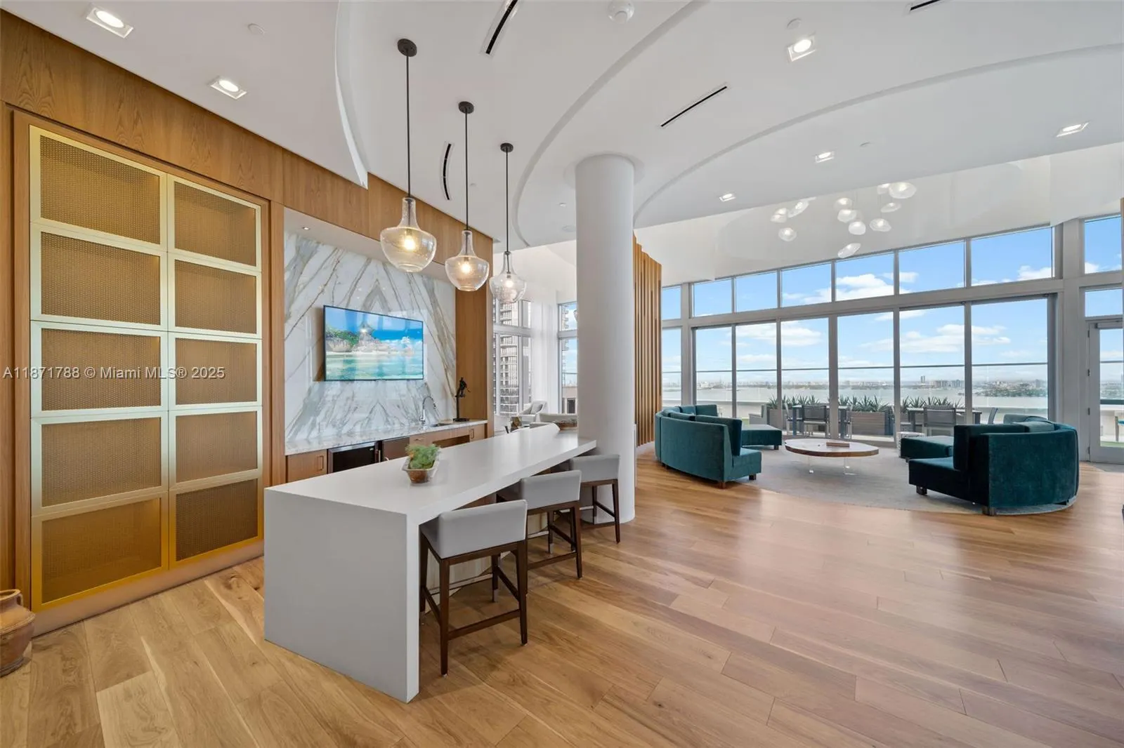 2150 N Bayshore Dr, #1009