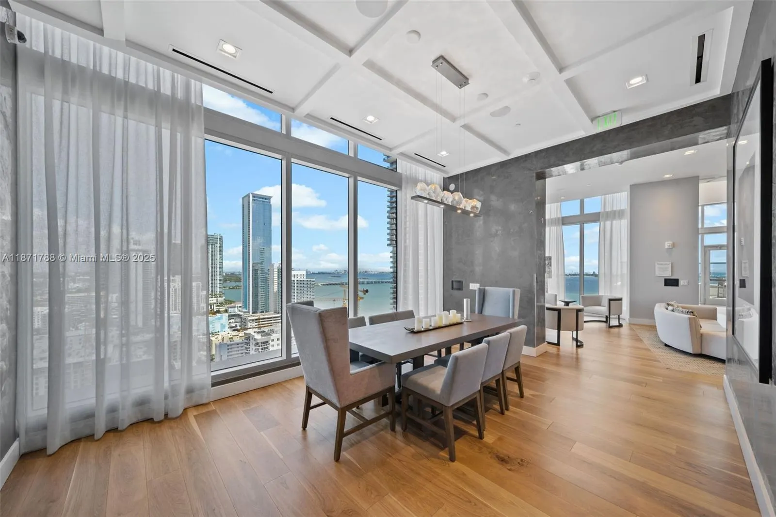 2150 N Bayshore Dr, #1009