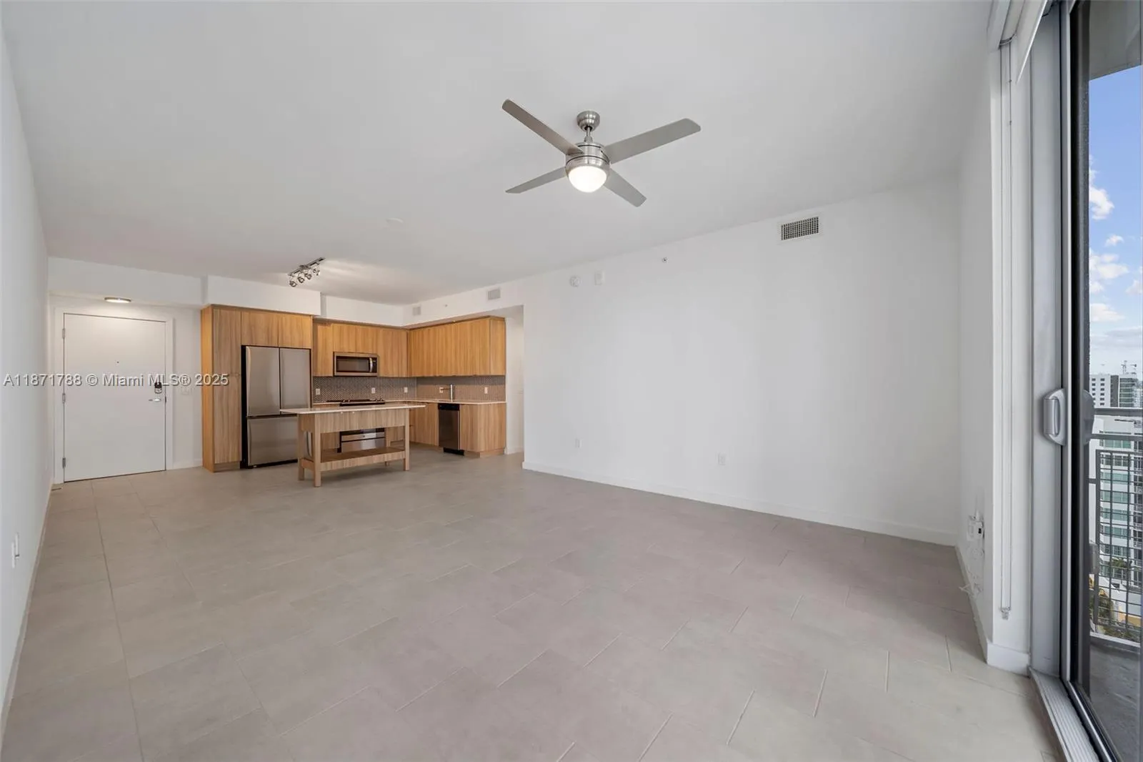 2150 N Bayshore Dr, #1009