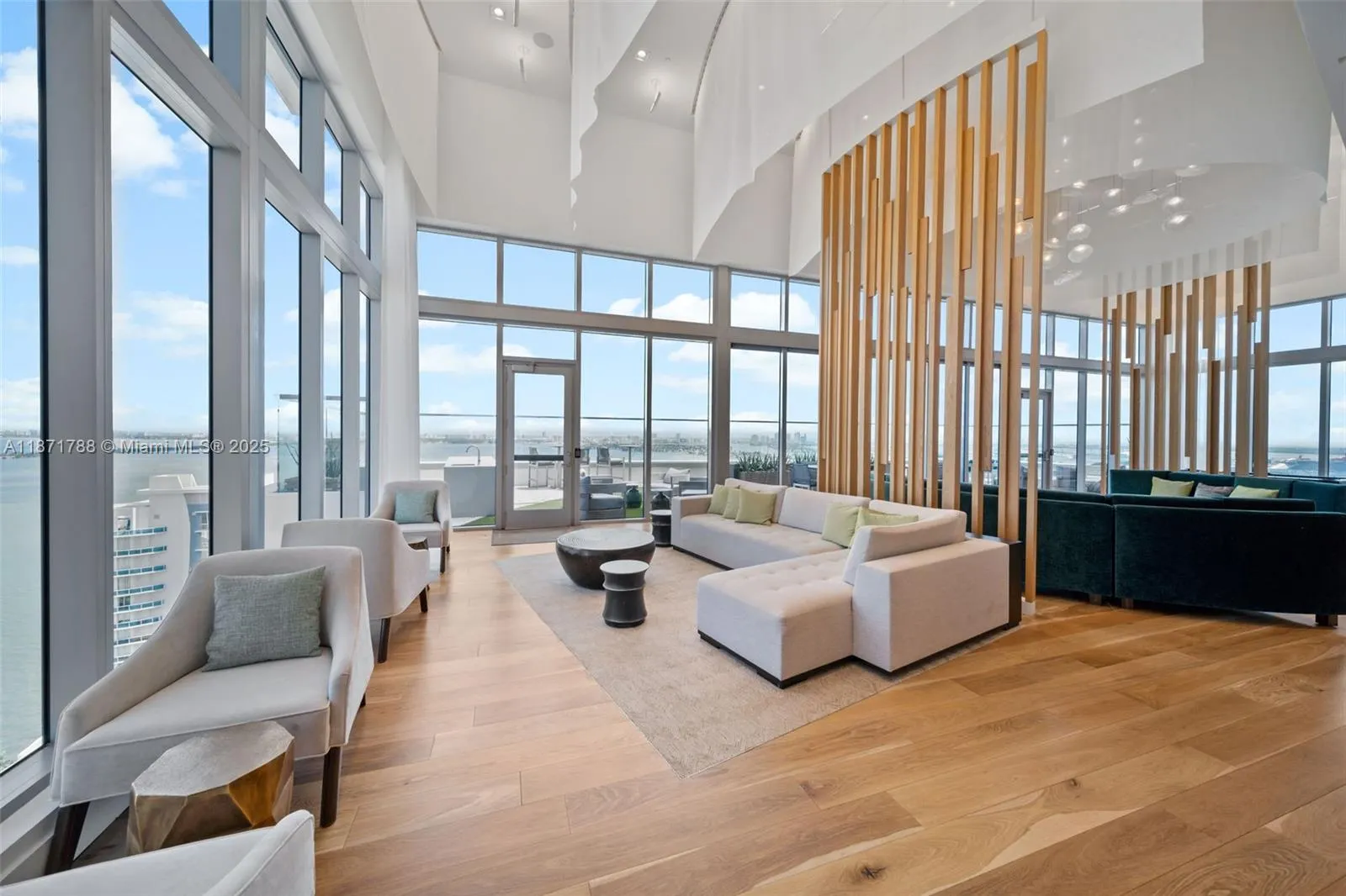 2150 N Bayshore Dr, #1009