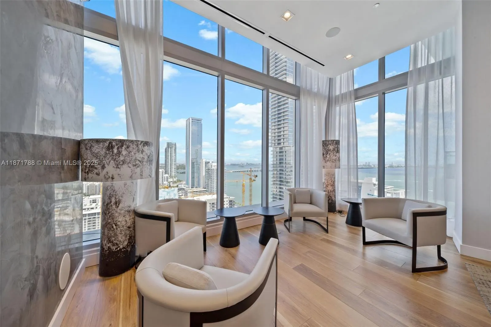 2150 N Bayshore Dr, #1009