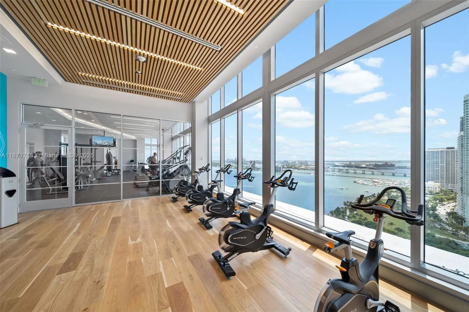 2150 N Bayshore Dr, #1009