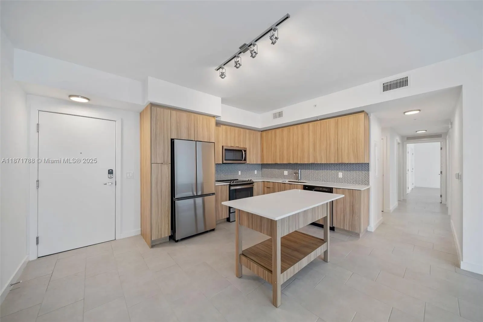 2150 N Bayshore Dr, #1009