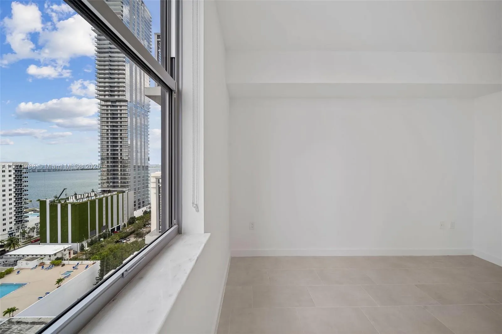 2150 N Bayshore Dr, #1009