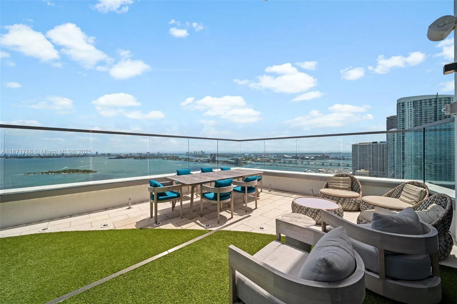 2150 N Bayshore Dr, #1009