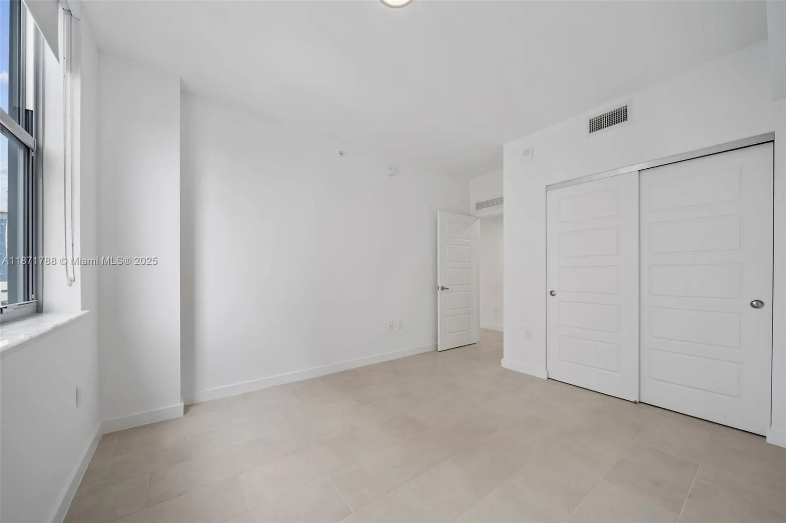 2150 N Bayshore Dr, #1009