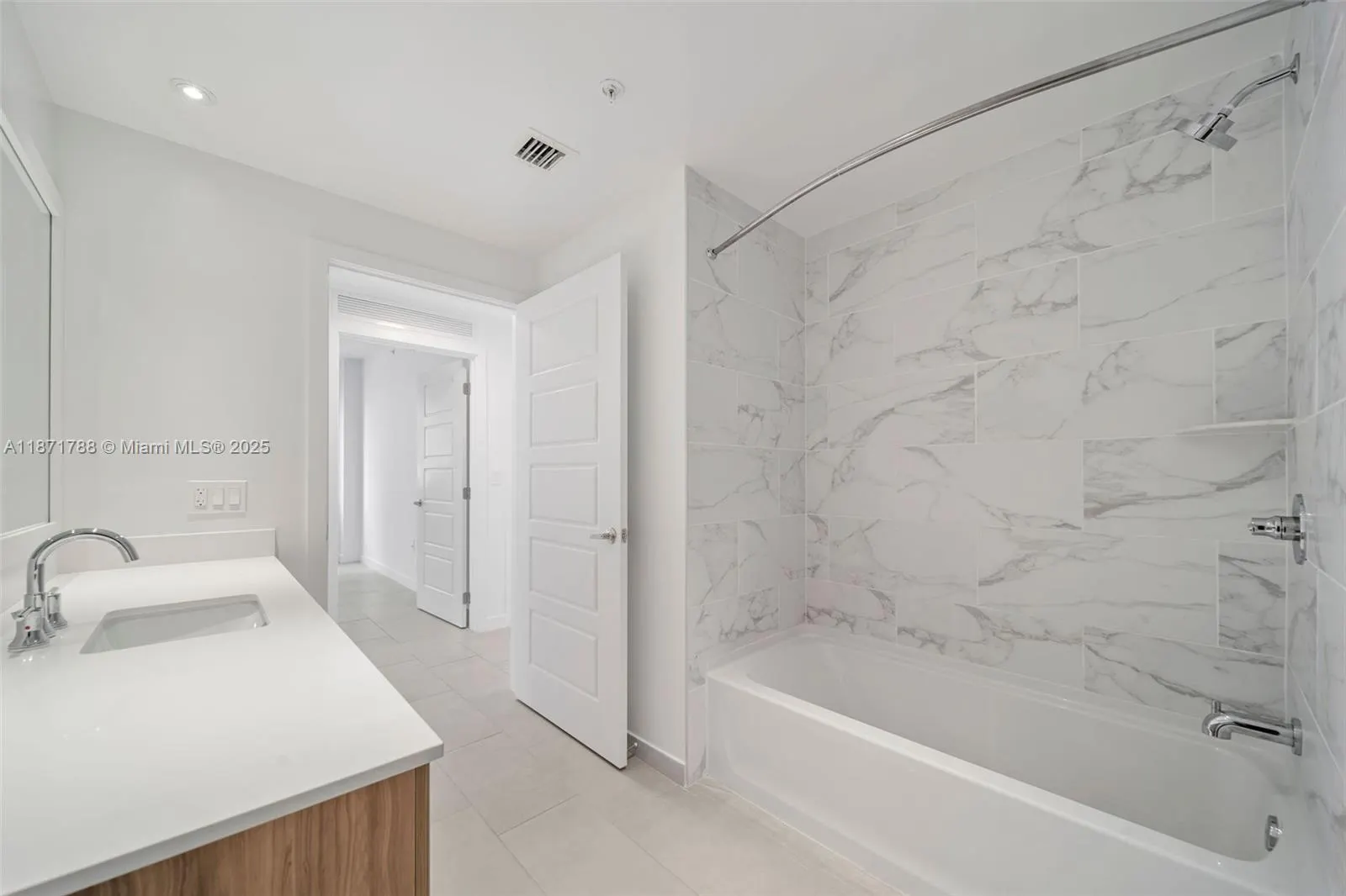 2150 N Bayshore Dr, #1009