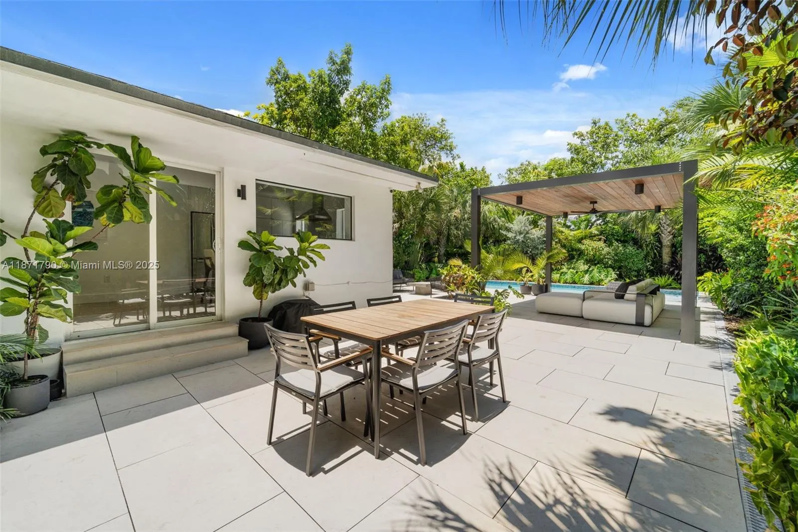 175 NW 44th St
