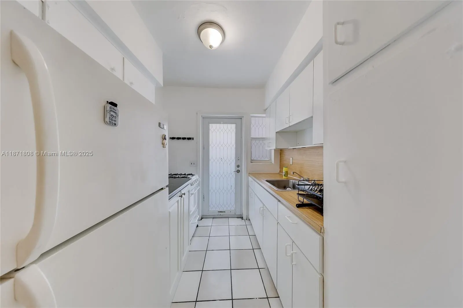 6930 Rue Versailles, #11