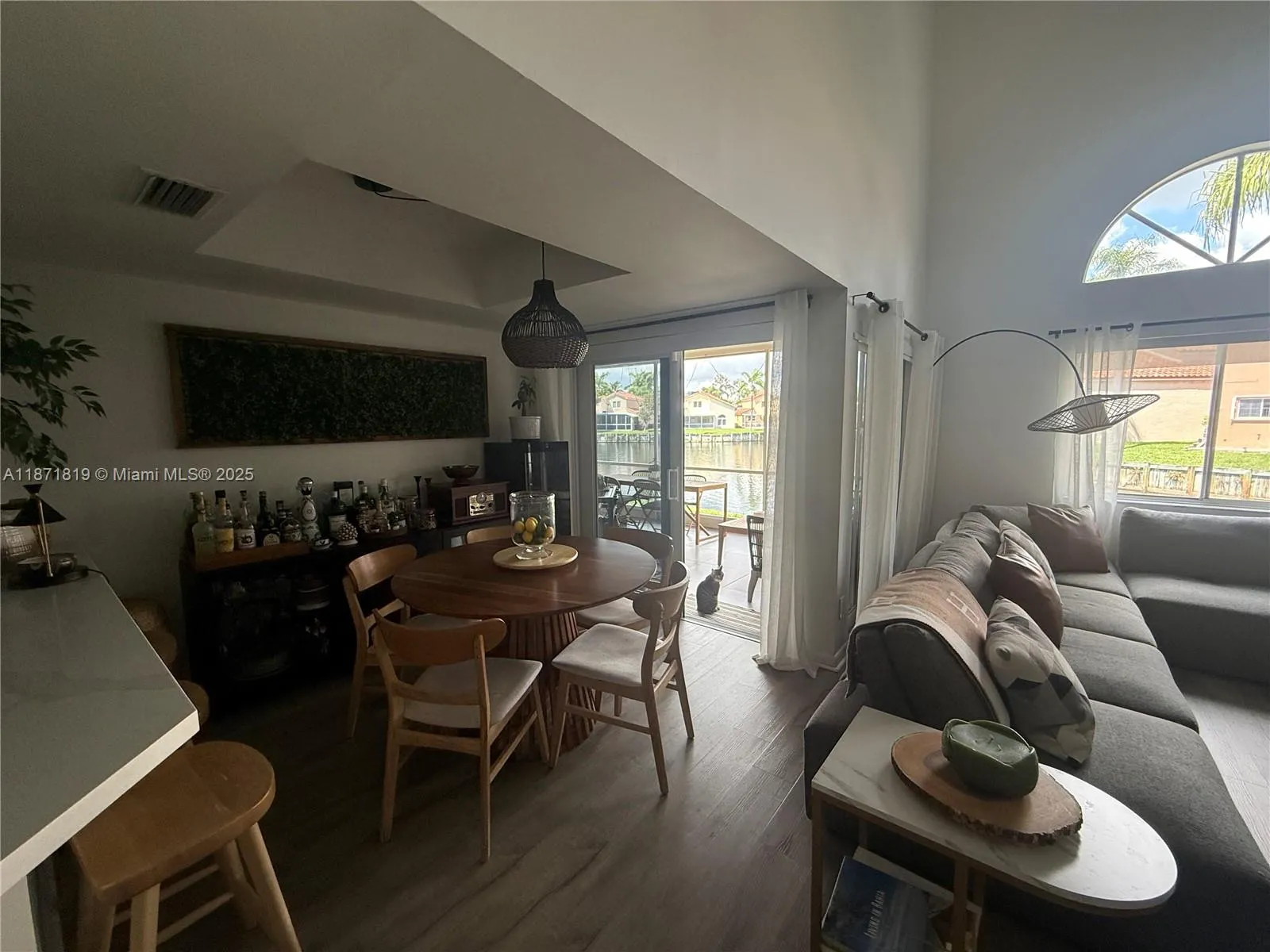 1054 SE 6th Ct