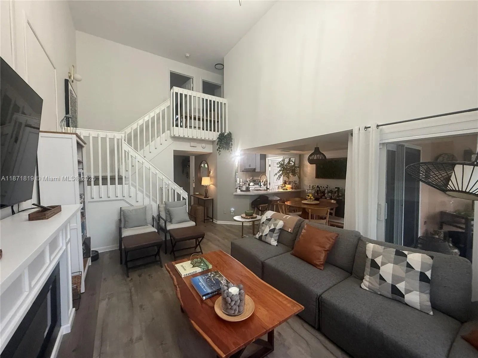 1054 SE 6th Ct