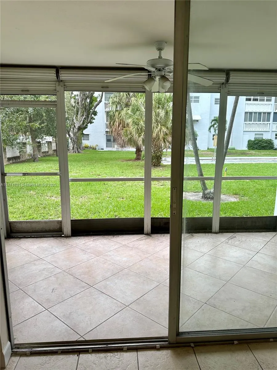 300 NE 12th Ave, #101