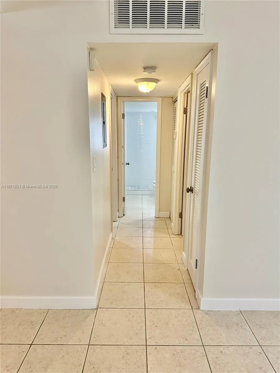 300 NE 12th Ave, #101