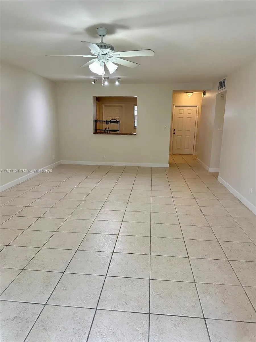 300 NE 12th Ave, #101