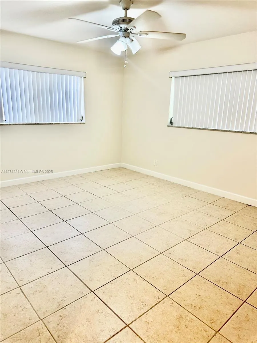 300 NE 12th Ave, #101