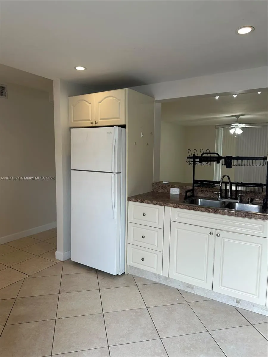 300 NE 12th Ave, #101